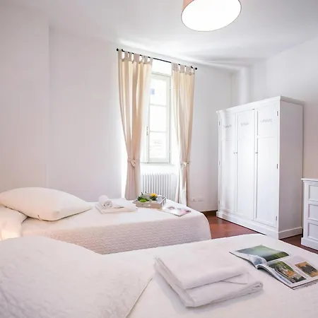 Casa Al Prato Apt. B * Варенна